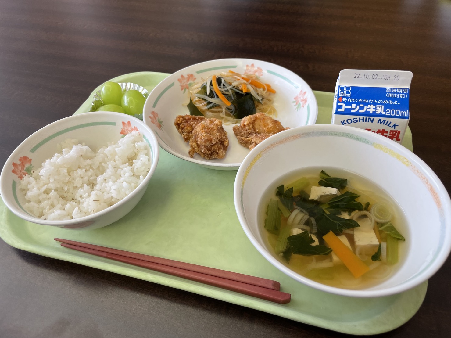 戸山小学生が考えた、内藤とうがらしを使った給食メニューを食べてきました！